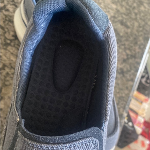 Blue Athletic Shoes with Lightweight Design - Picture 4 of 4